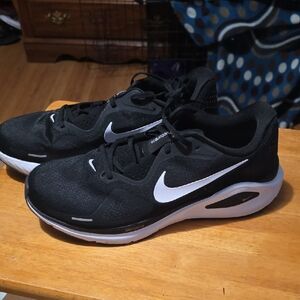 Nike Black and White Athletic Shoes
